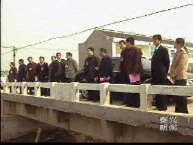 市人大代表视察农村河道疏浚工作