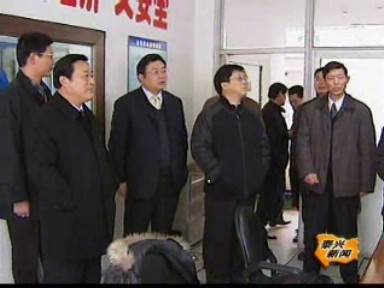 市领导看望慰问新闻工作者