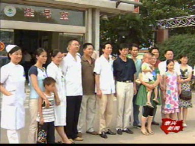 我市6名医护人员再次赴川支援