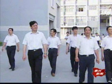 高亚梓走访慰问部分学校教师_泰兴新闻_泰兴