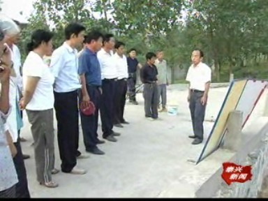 溪桥镇现场推介油菜播种新方式