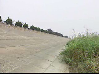 《改革开放三十年》专栏——江堤达标工程 除隐患促开发