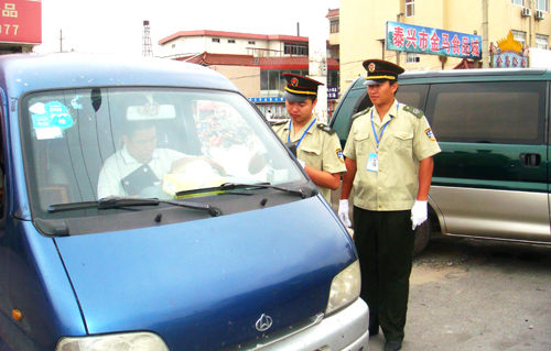 迎国庆运输市场集中整治(图)