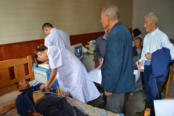 虹桥敬老院百位孤老享受体检套餐_泰兴新闻