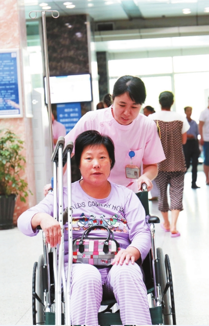市人民医院:擦亮轮椅品牌 叫响便民服务 - 泰
