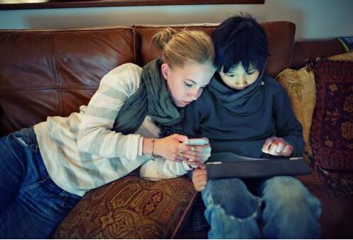 低头玩手机易得颈椎病 - 便民信息,分类信息 - 泰