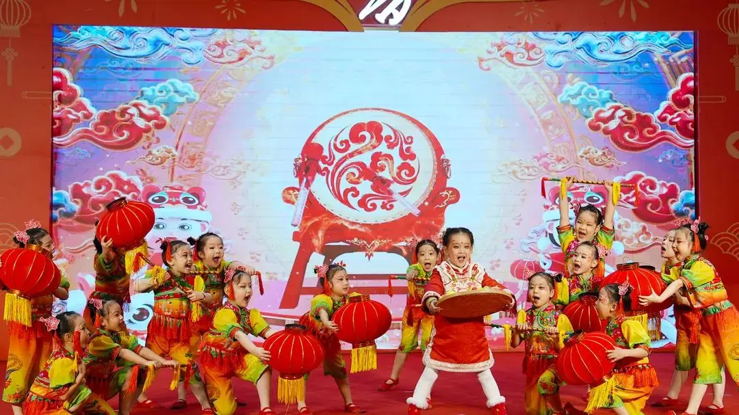 新春走基层 | 泰州:春风送暖书香浓